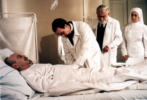 Dramatický obraz posledních dnů a hodin legendárního českého politika Aloise Rašína ztvárnila v roce 1998 Česká televize.