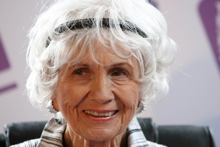 Laureátka Nobelovy ceny za literaturu, kanadská spisovatelka Alice Munroová.