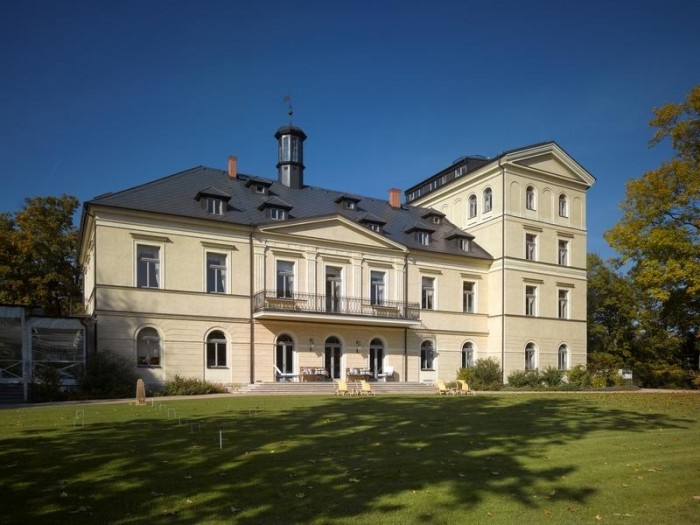 Zámek Chateau Mcely.