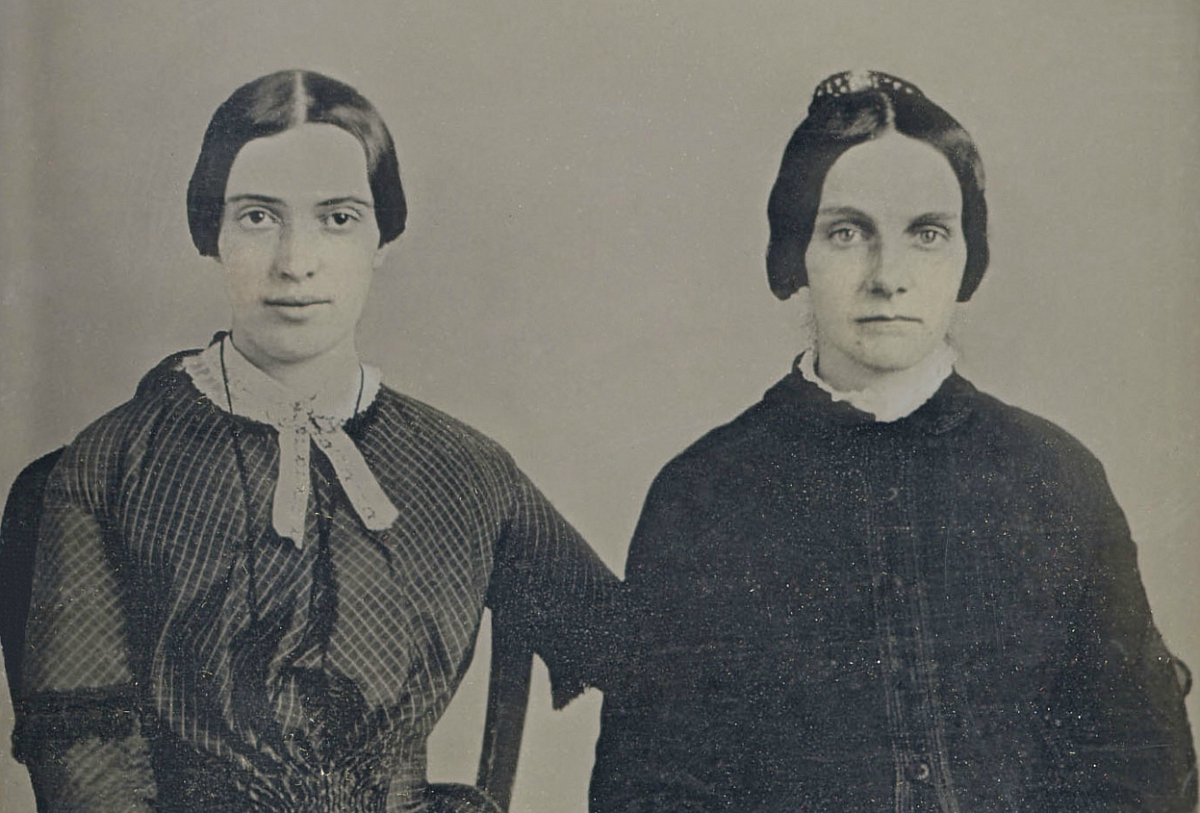 Žila a tvořila v osamění. Její osud i osud jejího díla byl zvláštní