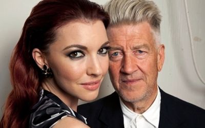 Šansoniérka Chrysta Bell se slavným režisérem Davidem Lynchem.