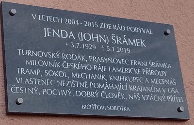 pamětní deska v Sobotce.jpg